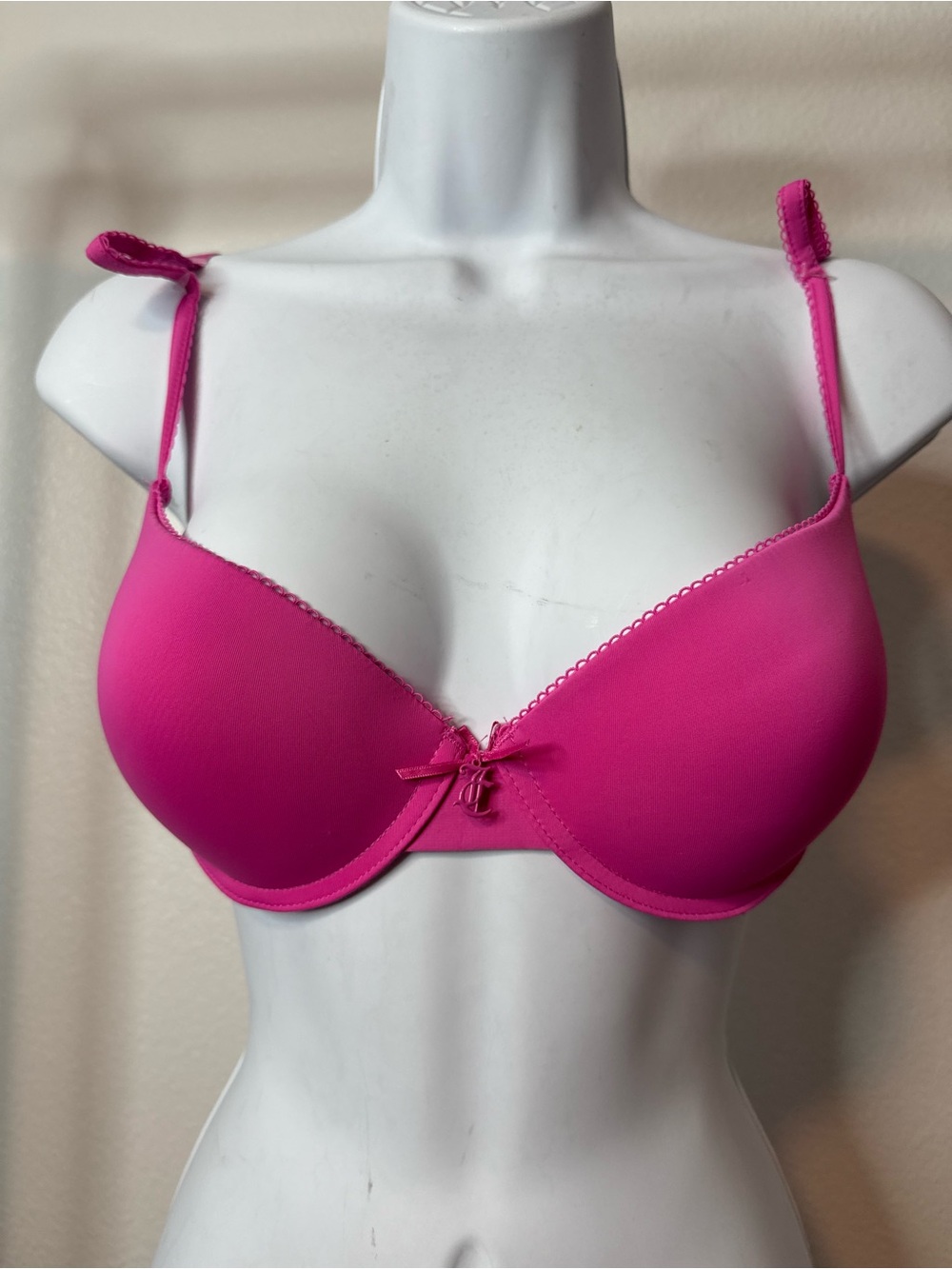 Juicy Couture Hot Pink Smooth T-Shirt Bra with Bow Logo Charm 34C NWOT